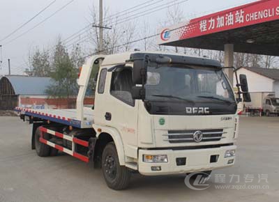 【一拖二】東風(fēng)多利卡帶臥清障車